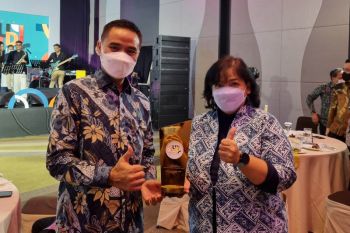 Kemendikbudristek beri penghargaan pada mitra industri yang berjasa pada vokasi