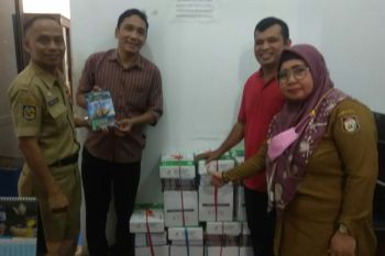 Warga Selandia Baru donasikan buku "Carita Turiolo" untuk perpustakaan Sulsel