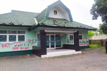 Kantor DPC PPP Lotim dirusak orang tak dikenal