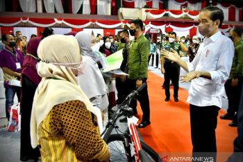 Presiden Jokowi kembali bagi-bagi sepeda