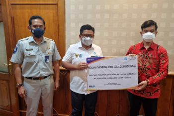 Munadi Herlambang salurkan bantuan untuk Supeltas di Surakarta