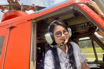 Kisah inspiratif pilot perempuan mandiri yang sukses berkat ibu