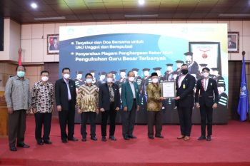 Universitas Negeri Jakarta kukuhkan 30 guru besar