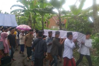 From deadly waves to deportation: revealing illegal workers' plight