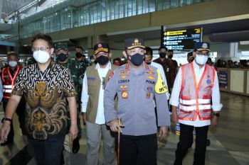 Kapolri minta pengawasan karantina perjalanan internasional diperketat