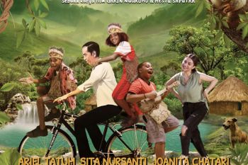 Movie review: Papuan children, the President, and a bike