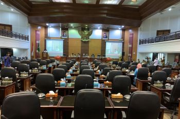 DPRD Sumbar tuntaskan enam perda sepanjang 2021