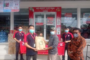 Alfamidi bantu warga rayakan Natal di tengah COVID-19