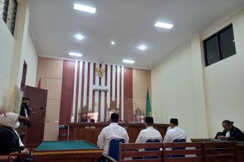 Tiga terdakwa penganiaya nakes divonis satu bulan penjara