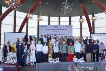 Pelindo Regional 4 salurkan modal kerja Rp2,15 miliar untuk UMKM di Sulsel