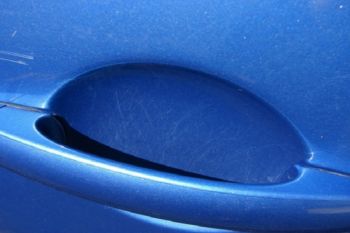 Ini penyebab gagang pintu mobil mudah lecet