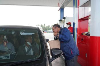 Direktur Logistik dan Infrastruktur Pertamina Tinjau Satgas Natal &amp; Tahun Baru
