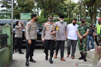 Kapolda Sumbar kunjungi vaksinasi di Padang Panjang