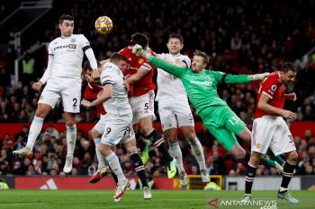 Liga Inggris - Rangnick : Tidak berniat copot ban kapten MU dari Maguire