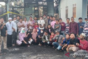 Mahasiswa - Pemuda Tapsel bantu korban kebakaran Sayur Matinggi