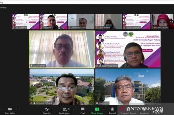 Kelompok riset kurikulum dan pembelajaran UNP gelar FGD
