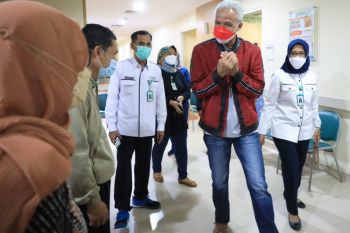 Ganjar apresiasi petugas RSUD Kariadi tangani pasien saat kebakaran