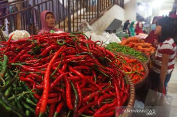 Harga kebutuhan masyarakat di Temanggung bertahan tinggi