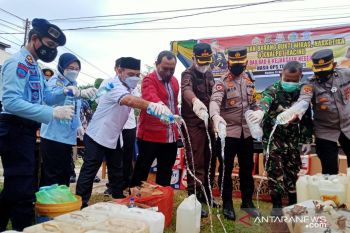 Polres-Kejari Baubau musnahkan miras dan narkotika menjelang Tahun Baru
