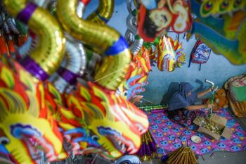 Pengrajin Terompet Musiman