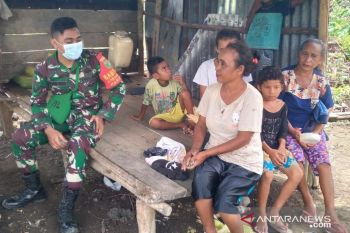 TNI sosialisasikan protokol kesehatan untuk warga Waropen