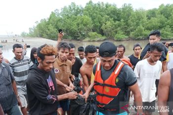 Tim SAR temukan anak yang terseret banjir