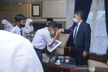 Pelajar MTsN 02 Sawahlunto berprestasi di Olimpiade Matematika Internasional