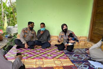 Polda NTB memberikan pendampingan psikologi keluarga PMI Kapal tenggelam