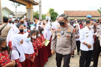 Kapolda Lampung tinjau vaksinasi merdeka anak usia 6-11 tahun