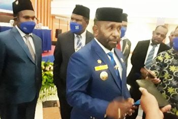 Bupati Mamberamo Tengah Ricky Ham Pagawak masuk DPO