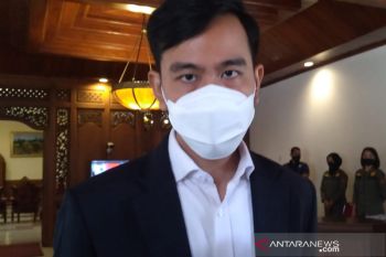 Gibran pastikan PTM kapasitas 100 persen mulai Februari
