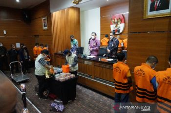Wali Kota Bekasi ditahan KPK terkait kasus suap pengadaan barang-jasa