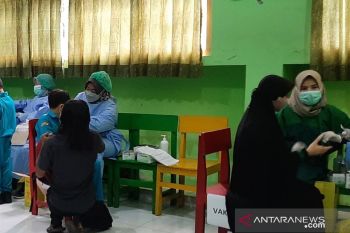 Gunung Kidul melakukan percepatan vaksinasi COVID-19 usia 6-11 tahun
