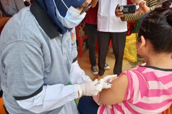 Vaksinasi Pekanbaru capai 99 persen, sisakan 8.000 anak sekolah lagi
