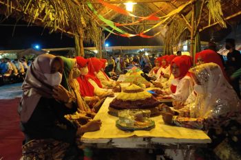 Desa Tanjung Harapan sajikan kembali tradisi makan sehidang