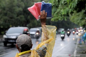 Prakiraan cuaca hari ini, BMKG: Surabaya berpotensi diguyur hujan ringan