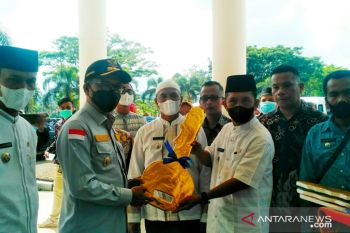 Kemendes bantu Solok Selatan empat microbus untuk BUMNag