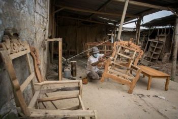 Rencana relokasi pedagang pasar mebel