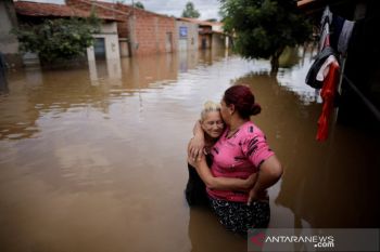 Kelompok pribumi Brazil kehilangan permukiman akibat hujan deras