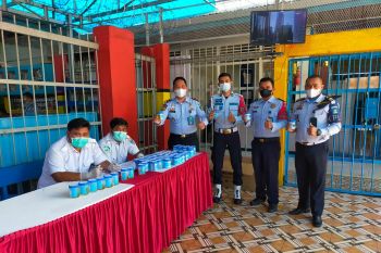 Lapas Talu Pasaman Barat tes urine terhadap petugas dan warga binaannya