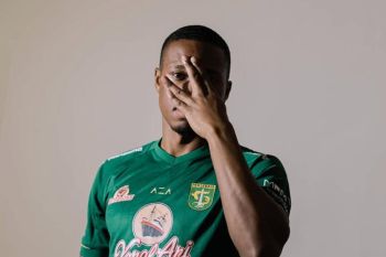 Pelatih Pesebaya Aji Santoso siapkan Arsenio Varpoort tampil lawan Persikabo 1973