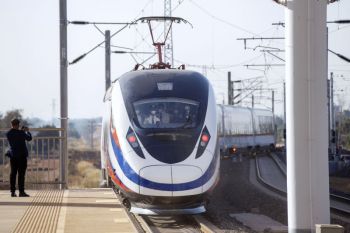 Kereta cepat pertama Asia Tenggara di Laos