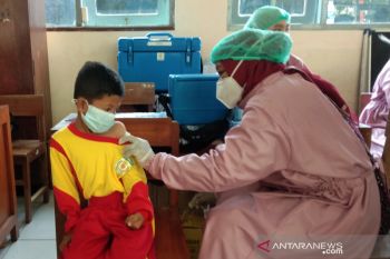 Bantul menargetkan vaksinasi anak 6-11 tahun tuntas Januari