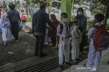 Pelaksanaan PTM 100 persen di Bandung