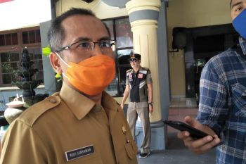 Disnaker-Satgas COVID-19 kerja sama memantau kesehatan PMI baru tiba