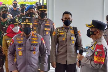 Kapolri targetkan dua minggu vaksinasi COVID-19 capai 100 persen