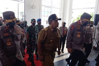 Kapolri targetkan 1 juta vaksinasi COVID-19