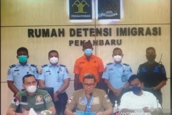 Kanwil Kemenkumham Riau deportasi warga Nigeria ke Malaysia