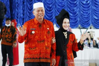 Pasaman Barat tampilkan batik lokal, diperagakan oleh bupati hingga wali nagari