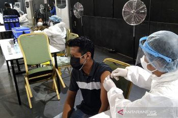 Warga Indonesia penerima dosis kedua vaksin COVID-19 capai 123,78 juta orang